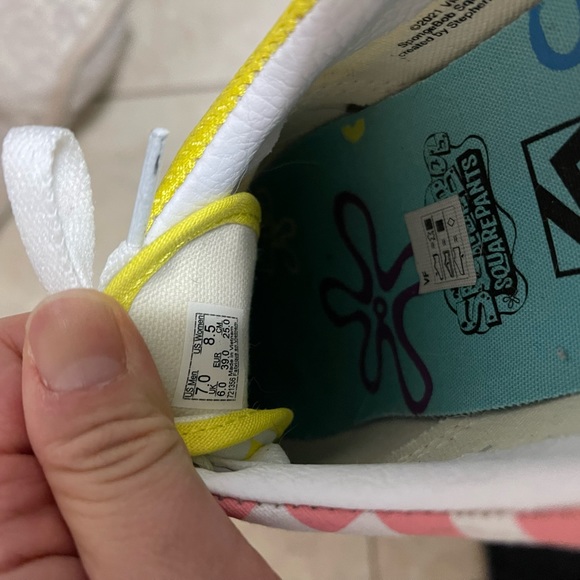 SpongeBob Vans - Picture 4 of 4